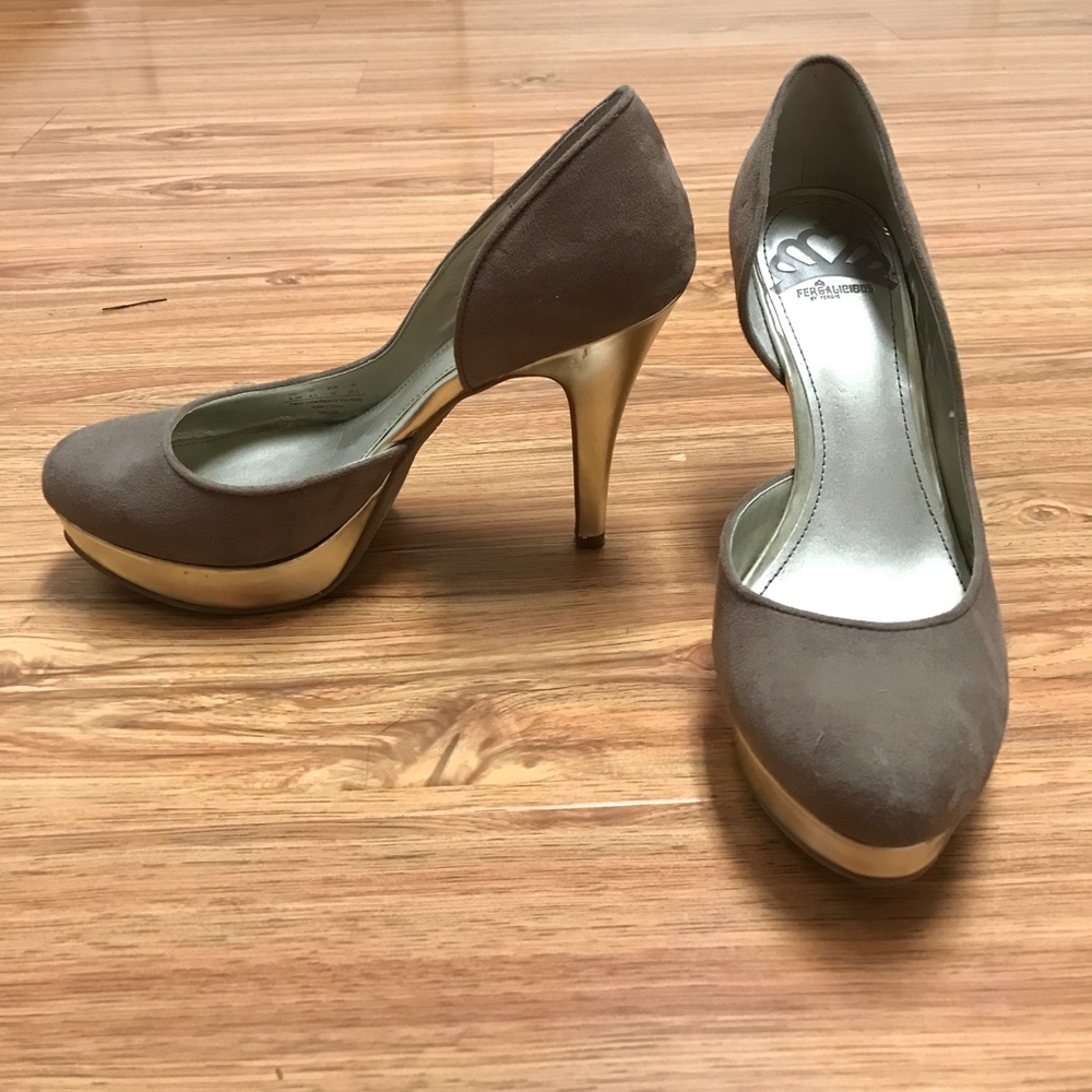 Suede nude/taupe platform pumps with gold heels