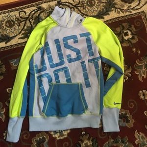 Therma - fit sweatshirt