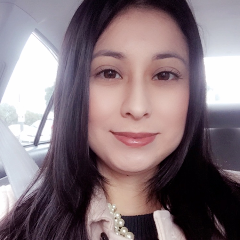 Meet your Posher, Yesenia