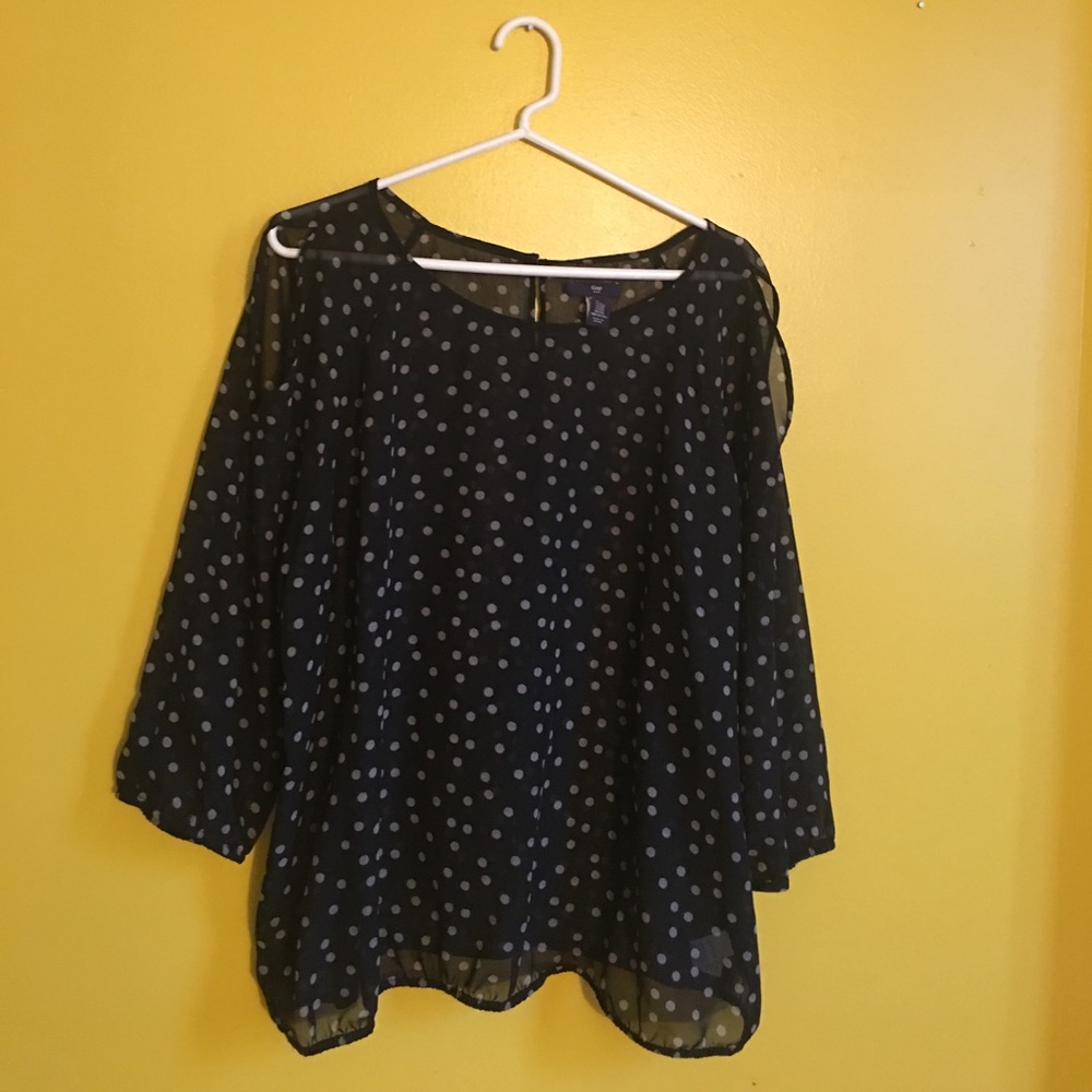 ✨Polka dot Black and white top✨