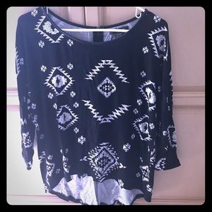 SUZY SHIER 3/4 Sleeve Hi-Low Top/Zipper on back