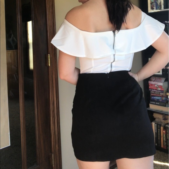 •LAST 1 || BROOKE Off the Shoulder Bodysuit - Picture 4 of 6