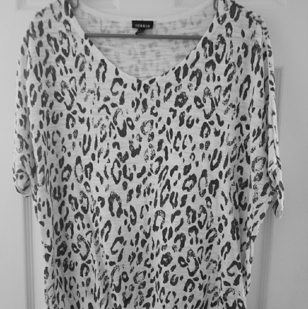 Torrid leopard print shirt