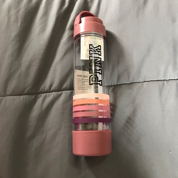 PINK Victoria's Secret Accessories - 🎀PINK WATER BOTTLE🎀