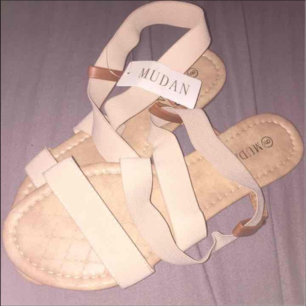 Mudan strap sandals - size 8.5-9