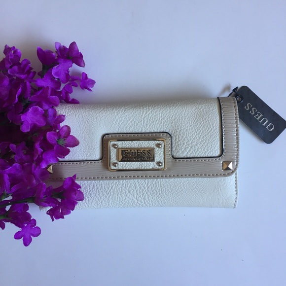Guess Handbags - 2 HOUR SALE!!Guess White Los Angeles Wallet
