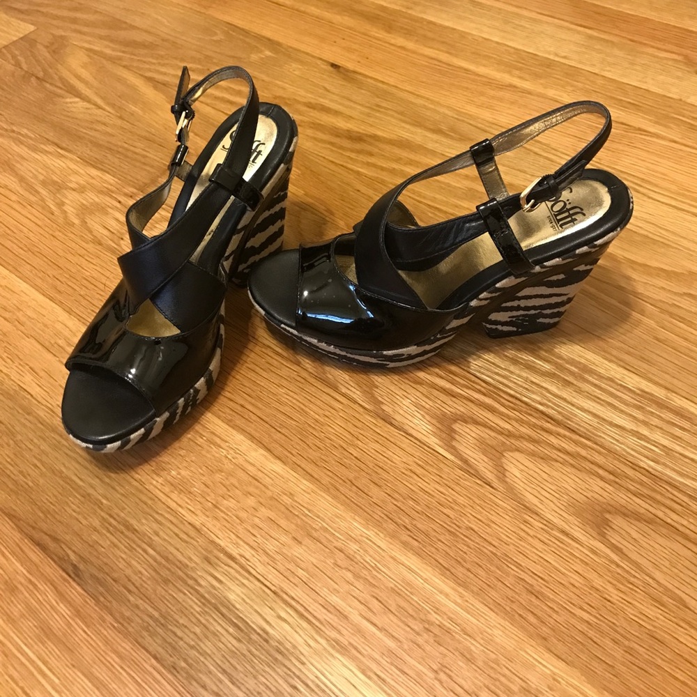 Sofft wedges with animal print size 7.5