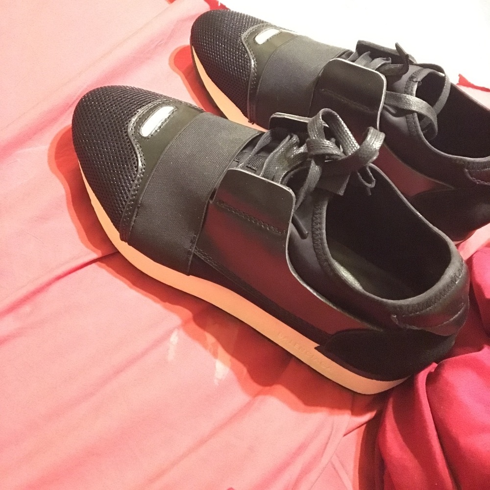 BALENCIAGA TRAINERS WITH DUSTBAG