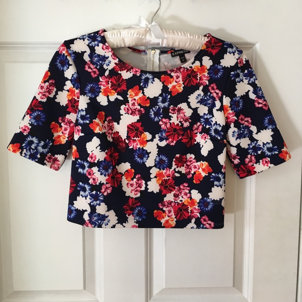 NWOT Express crop top