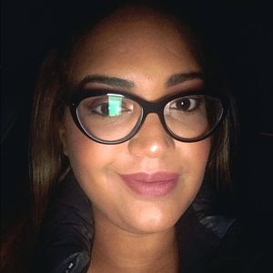 Meet your Posher, Naila