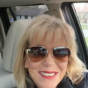 Meet your Posher, Robyn