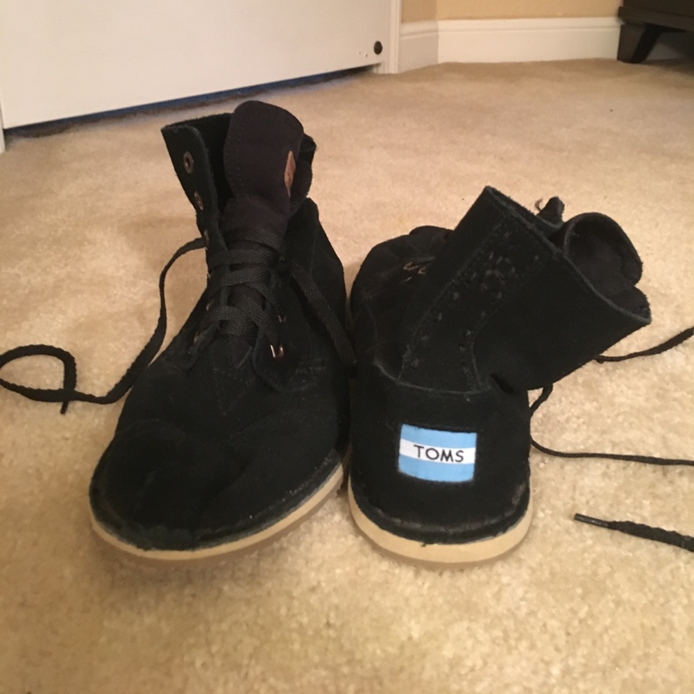 Black toms boots