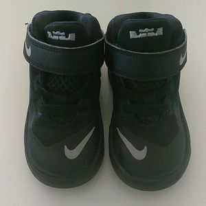 Nike sz  6C