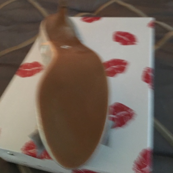 Silver Pumps - Picture 4 of 5