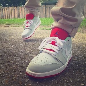 Air jordan 1s low "Hare"