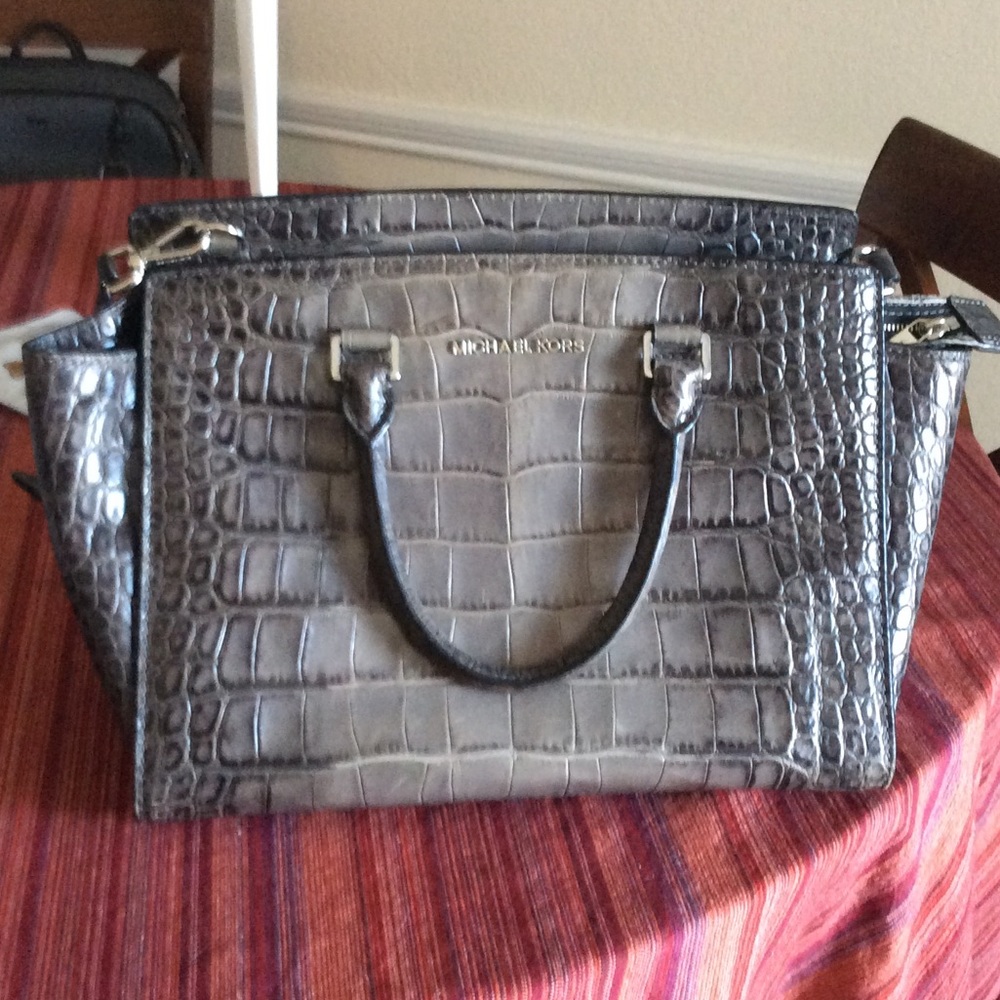 Michael kors grey purse