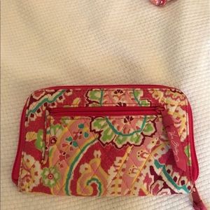 Vera Bradley Zip around wallet in Capri Melon