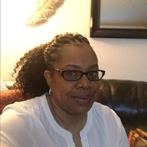 Meet your Posher, Yvette