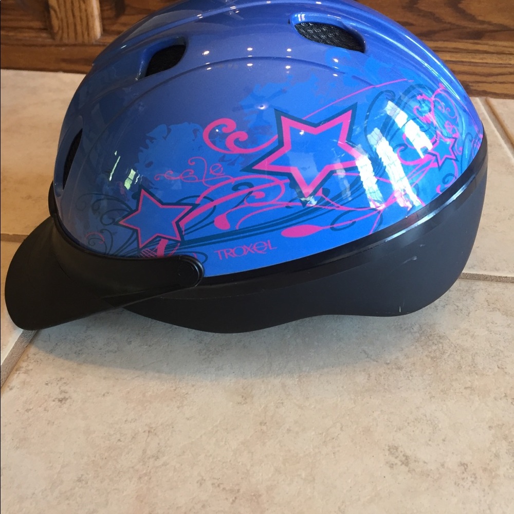 Riding helmet