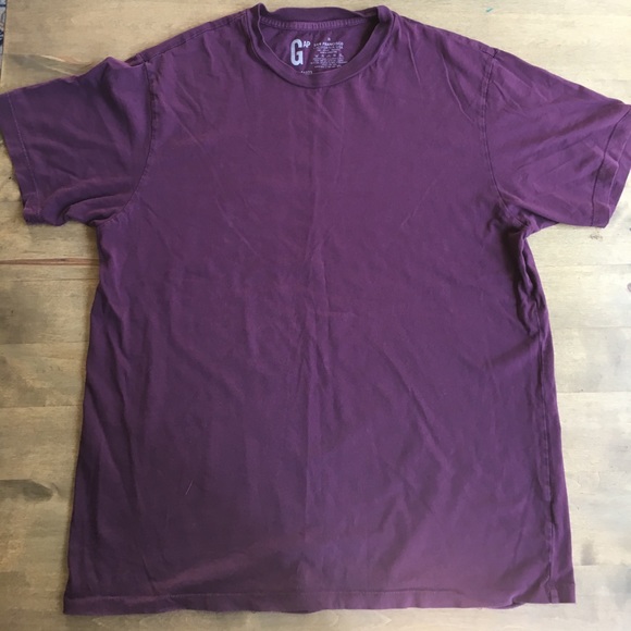 Burgundy-Purple Gap T-Shirt Small - Picture 1 of 2