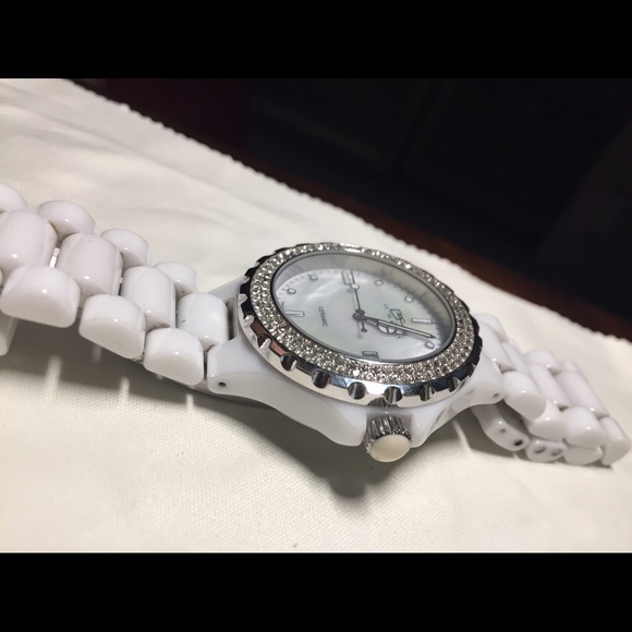 Daniel Steiger Genuine Ceramic Watch - Picture 6 of 7