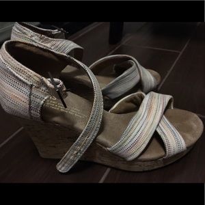 Toms Wedges