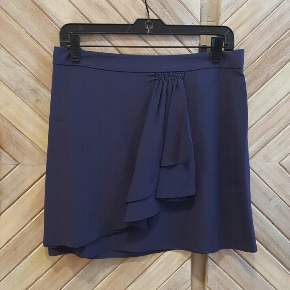 BCBG MAXAZRIA  Navy Fin and Flirty Silk Skirt
