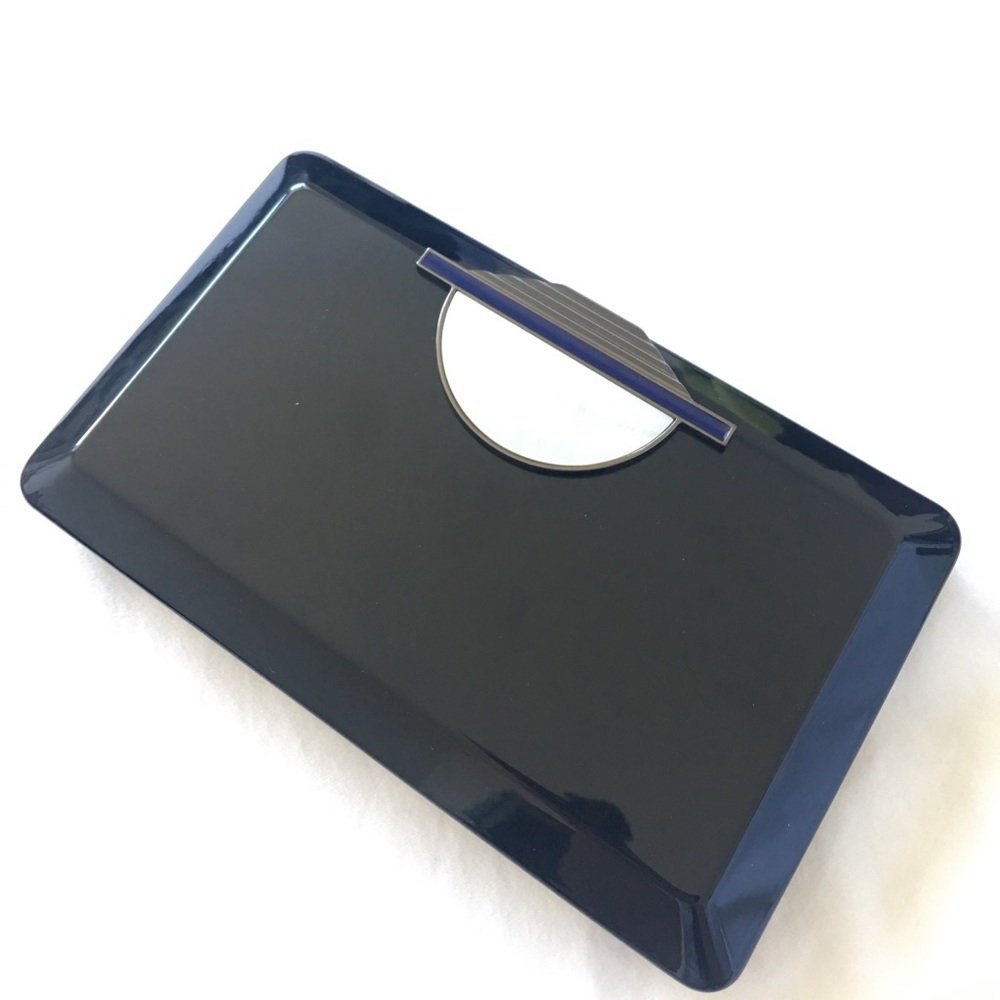 Clutch (Killian Paris) brand new