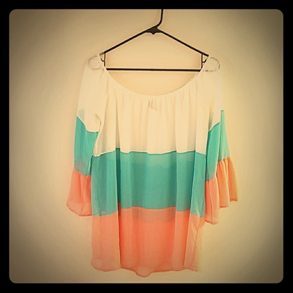 Bell-sleeved tunic top