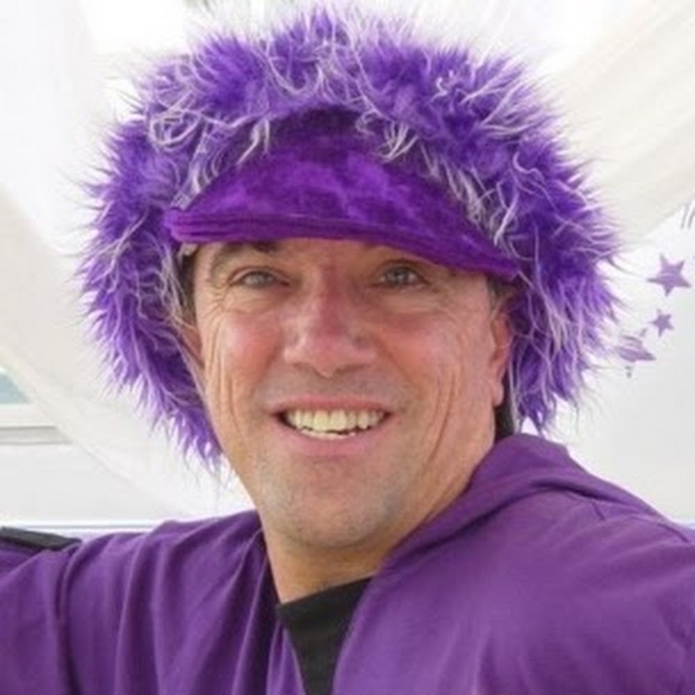 Meet your Posher, Bruce