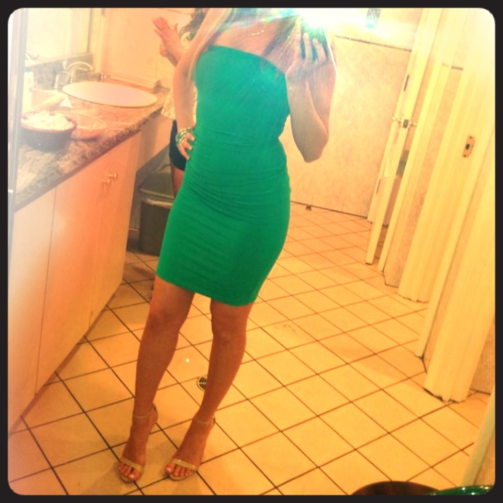 BEBE green strapless dress