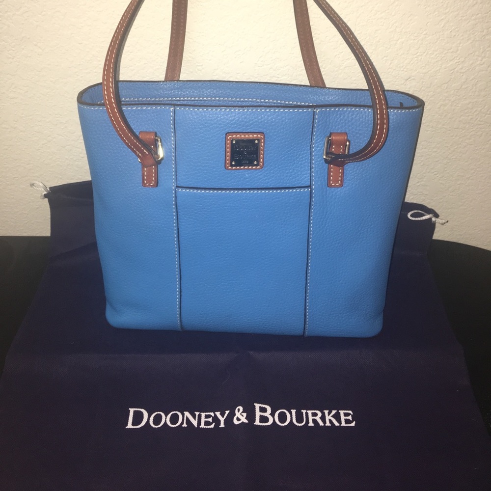 beautiful Dooney&Bourke  Lexington shopper tote