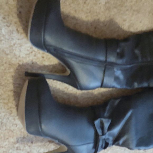 Shoes - Picture 3 of 3