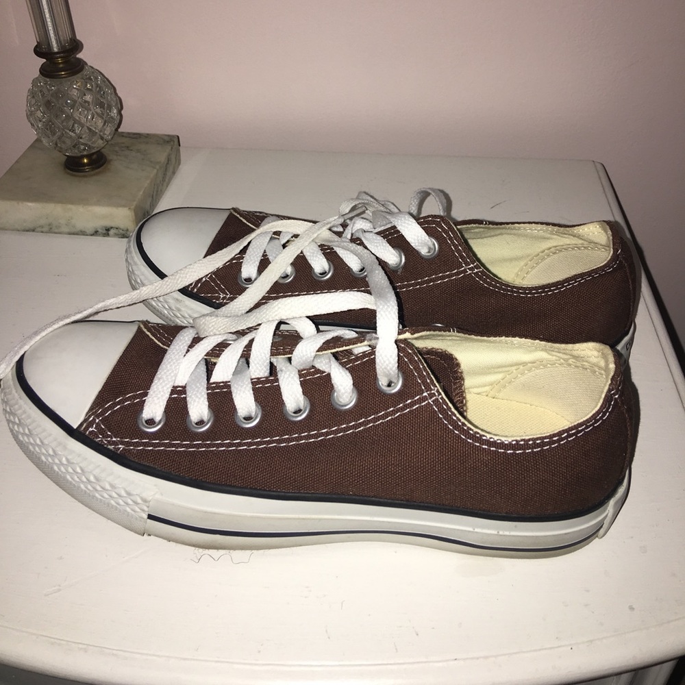 Chucks- Hardly Worn