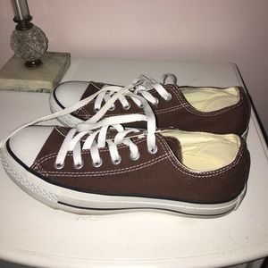 Chucks- Hardly Worn