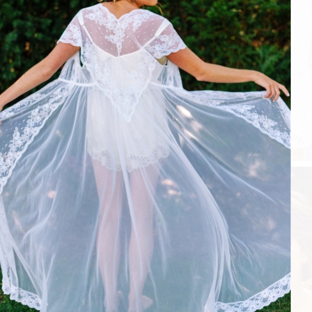 Vintage bridal/wedding robe in sheer white lace