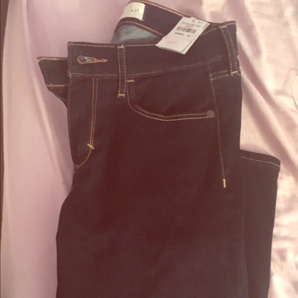NWT size 4 Abercrombie and Fitch dark wash jeans