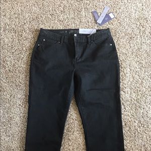 Black Jennifer Lopez Capri's