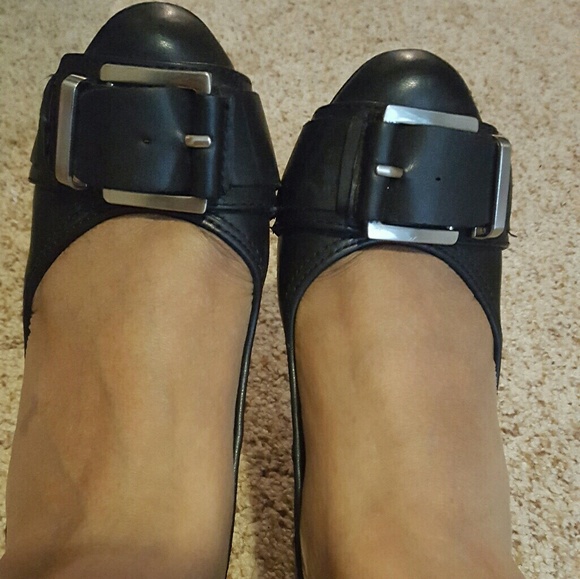 Shoes - Picture 2 of 3