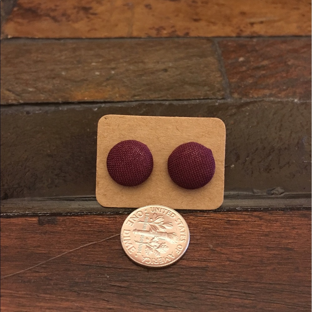 Maroon mini button earrings - Picture 2 of 4