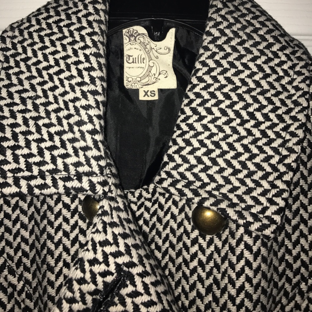 Coat - Picture 2 of 6