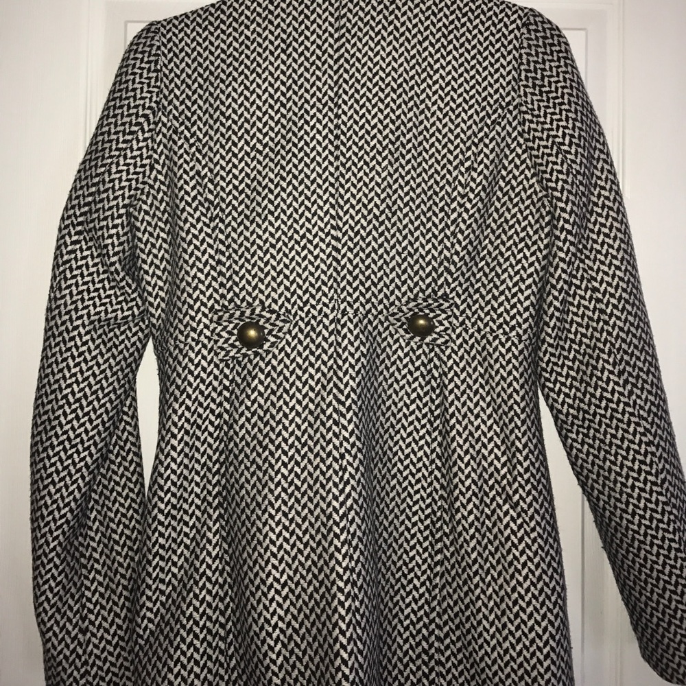 Coat - Picture 6 of 6