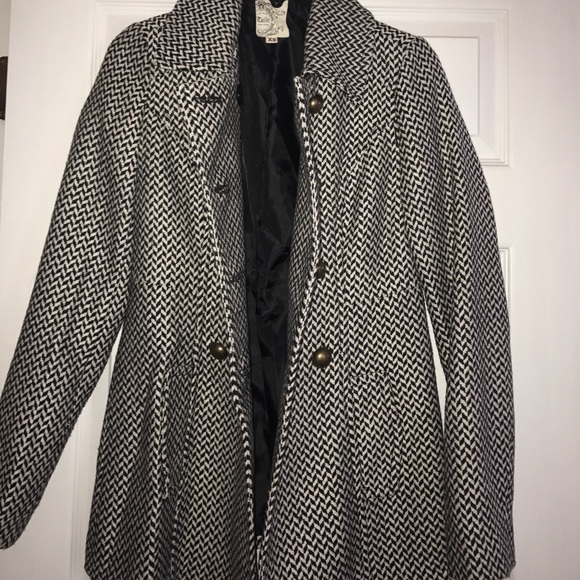 Coat - Picture 4 of 6