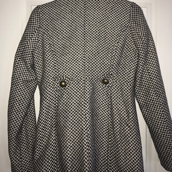 Coat - Picture 6 of 6