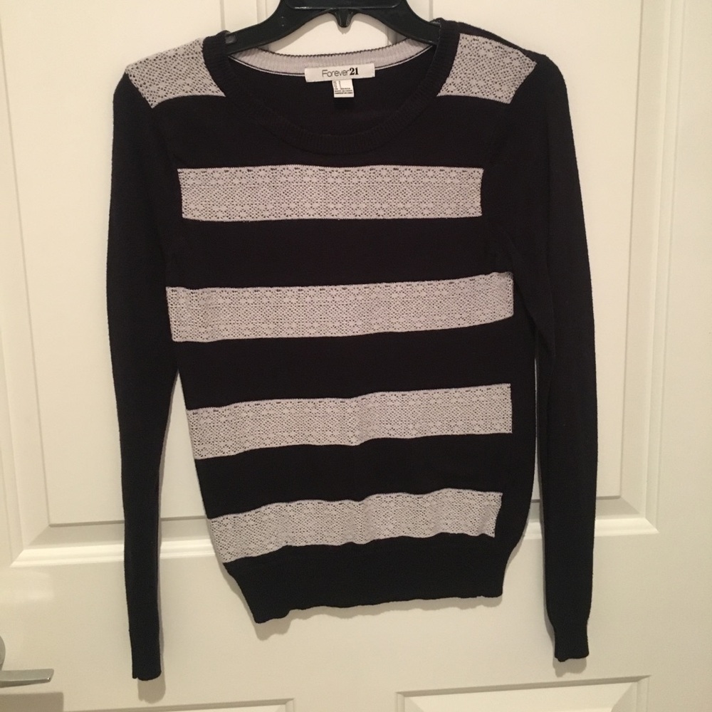 ❄️ SALE ❄️ Black Striped Forever 21 Sweater