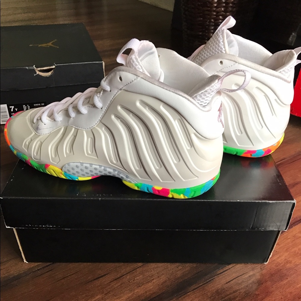 SOLD!!!!!  PRICE DROP! Fruity pebble foamposite 7Y