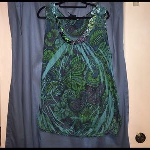 Detailed Sleeveless Top