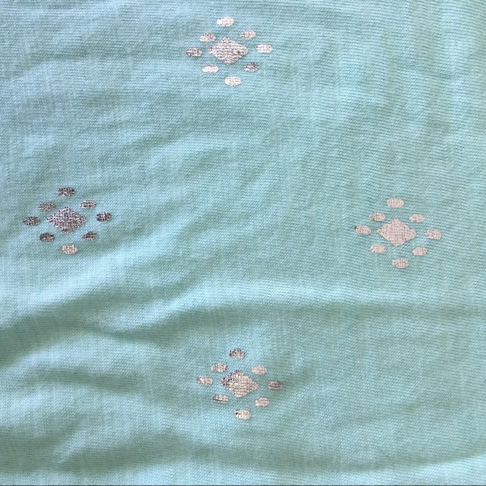 Old Navy Cotton Tee - Picture 3 of 3