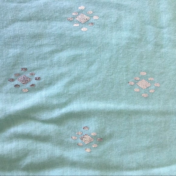 Old Navy Cotton Tee - Picture 3 of 3