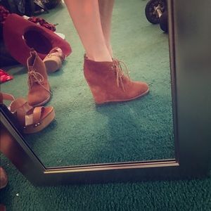 Steve Madden tanngoo wedge booties